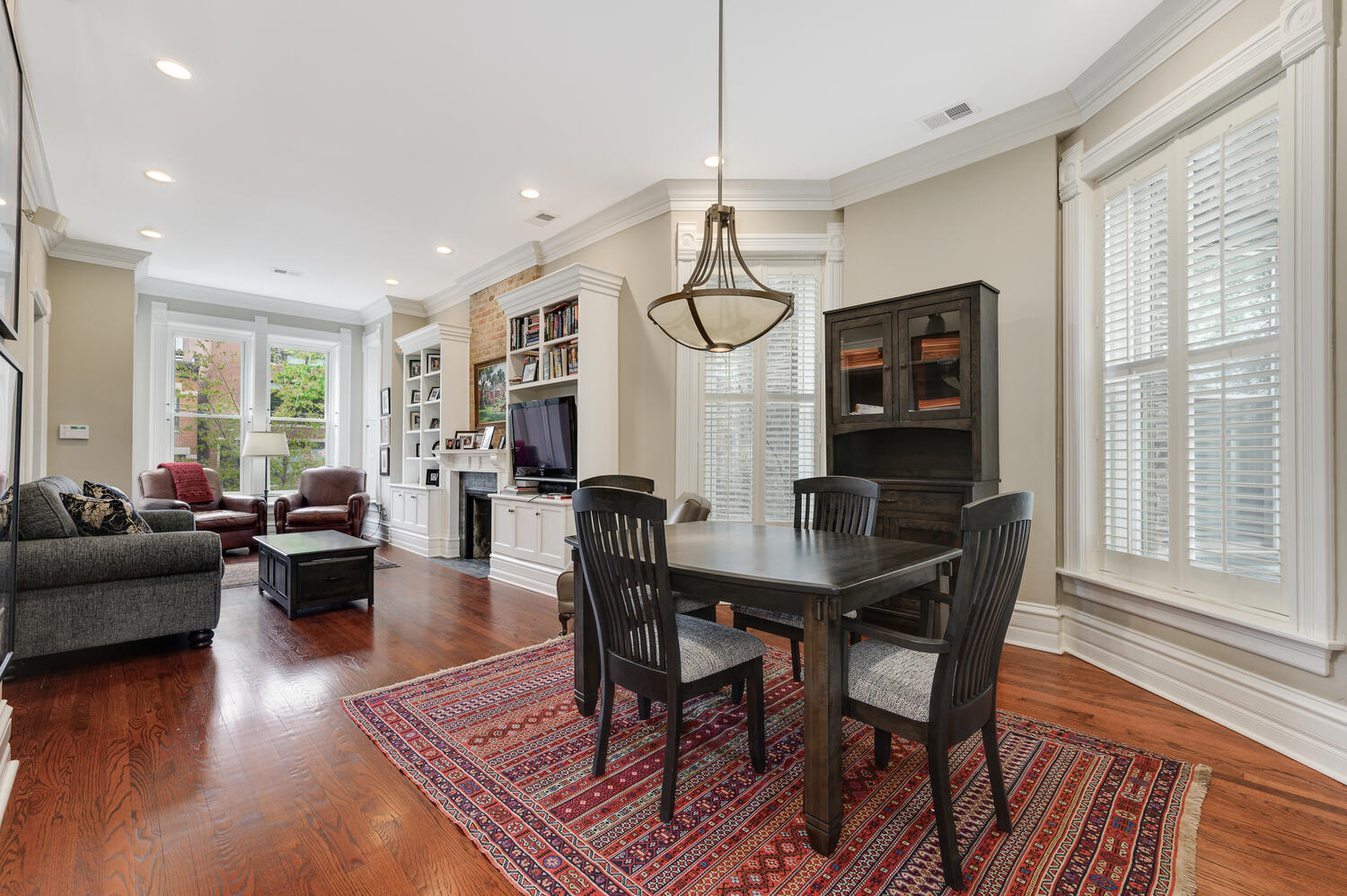 917 W Webster Avenue Unit: 2E