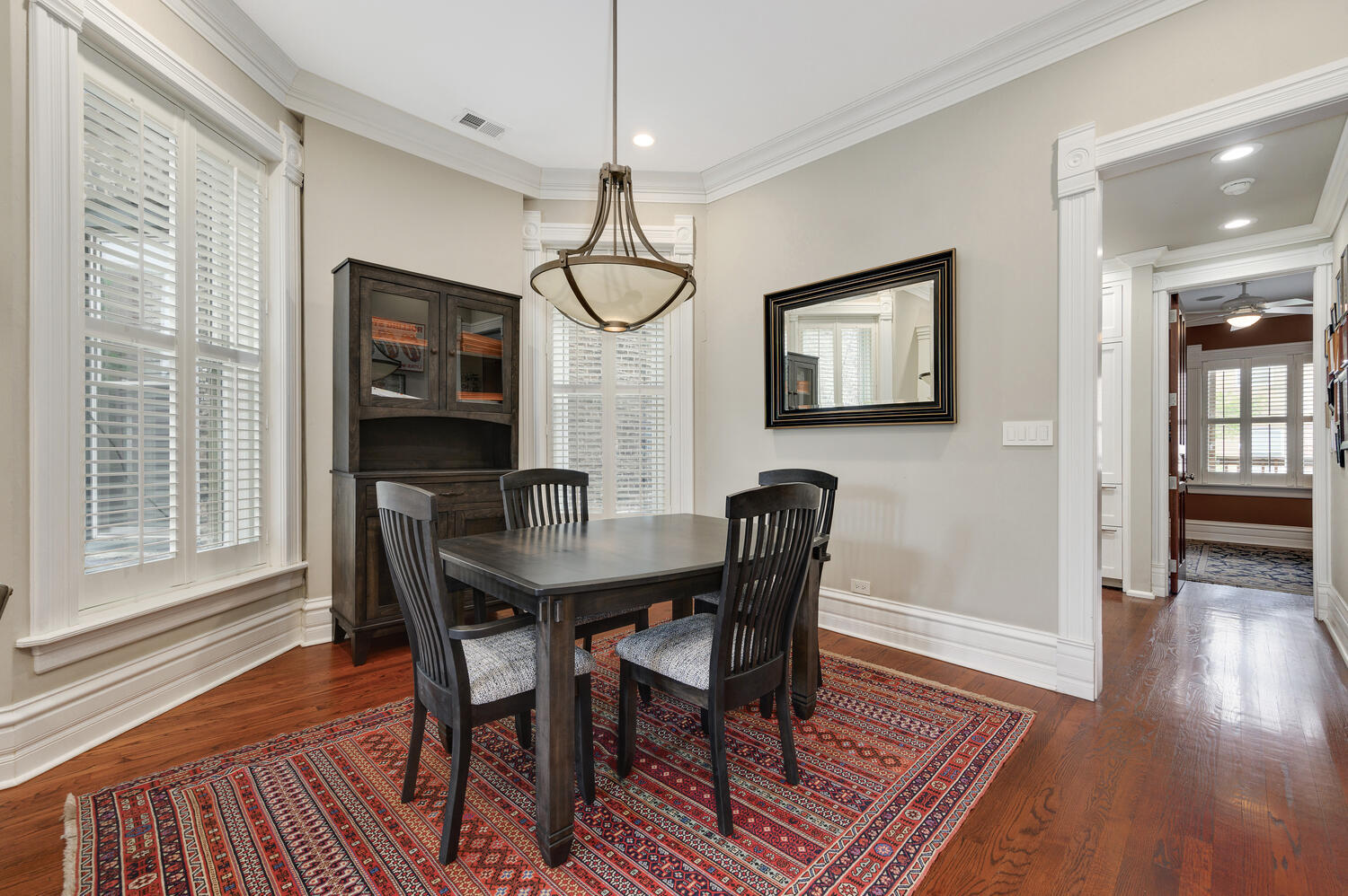 917 W Webster Avenue Unit: 2E
