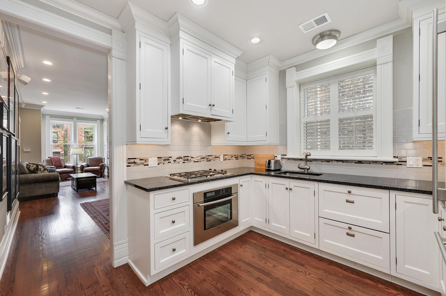 917 W Webster Avenue Unit: 2E