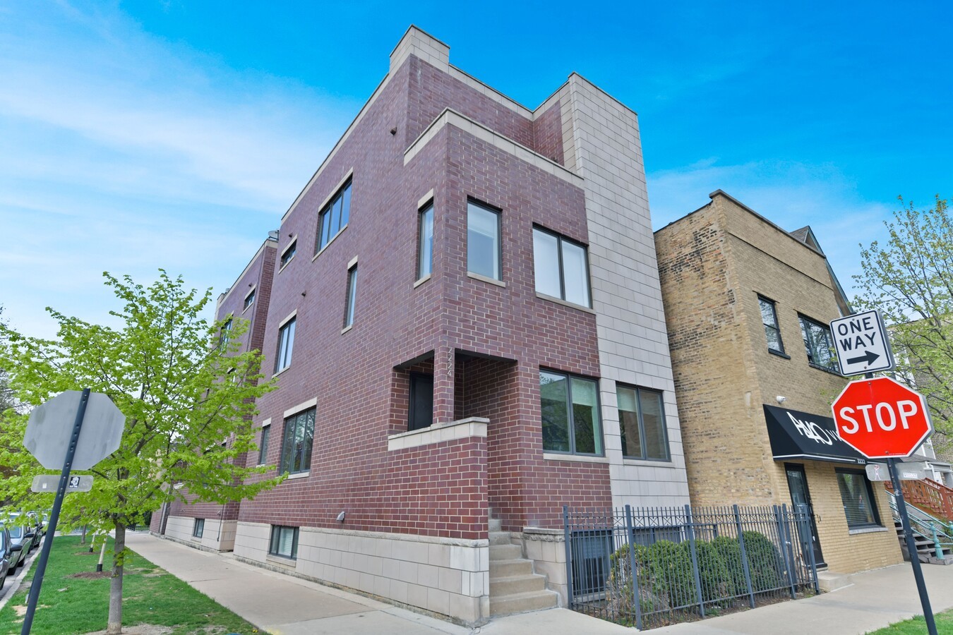 2224 W Roscoe Street Unit: A