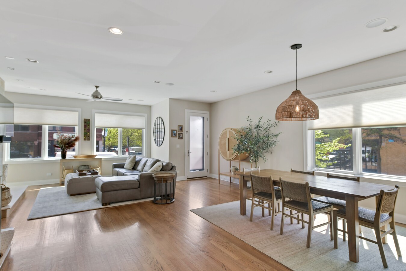 2224 W Roscoe Street Unit: A