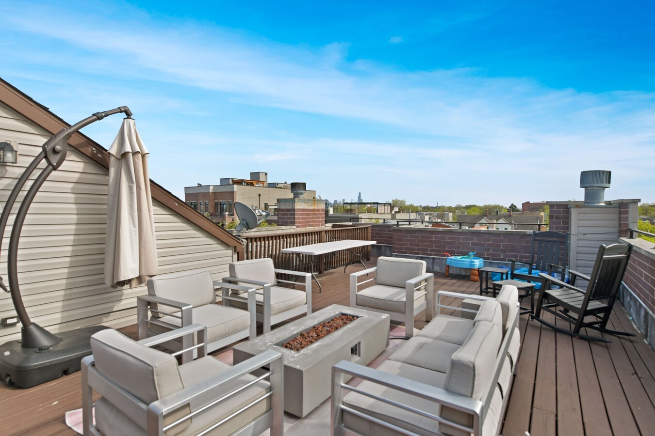 2224 W Roscoe Street Unit: A