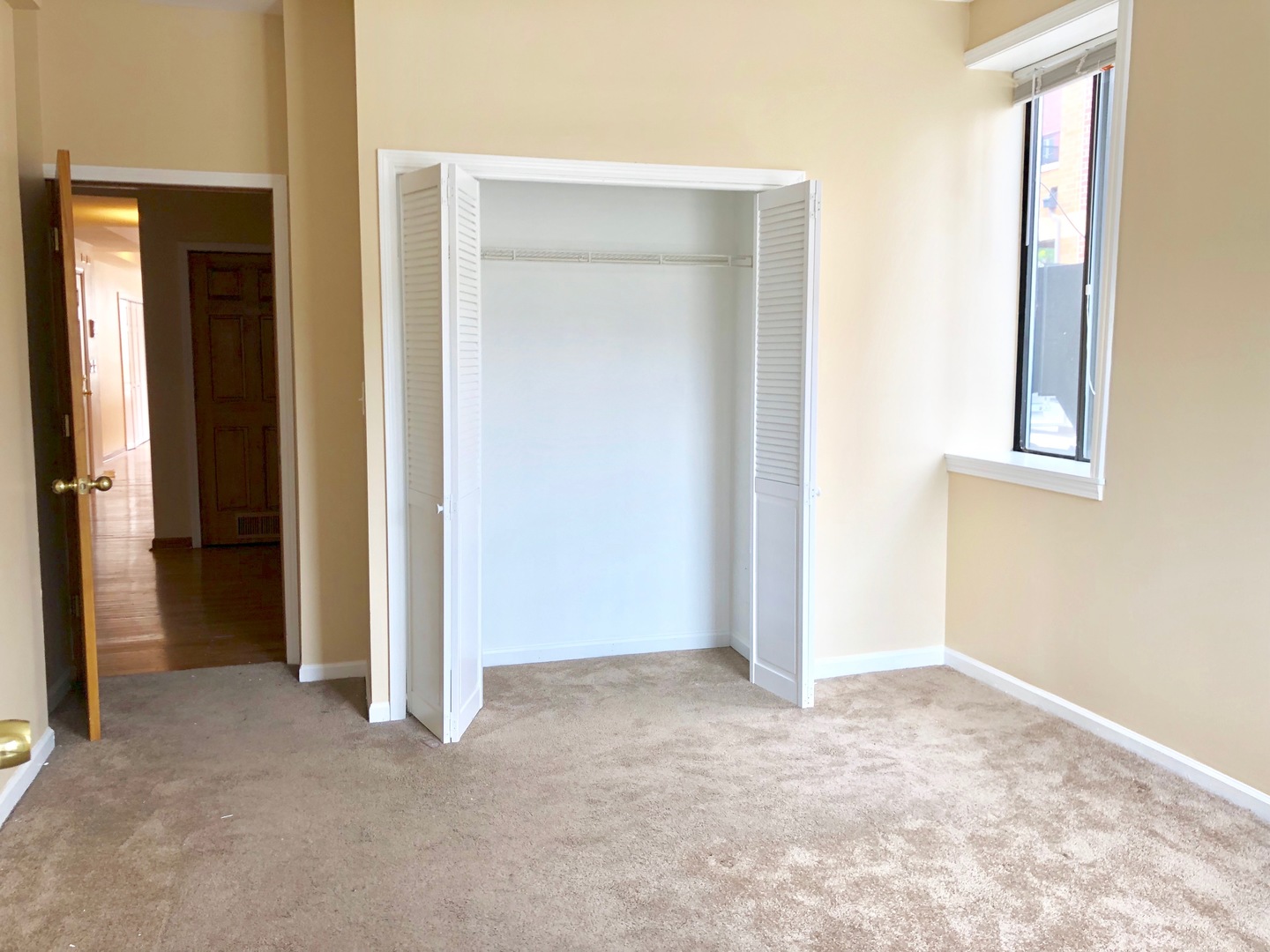 3211 N Sheffield Avenue Unit: 3S