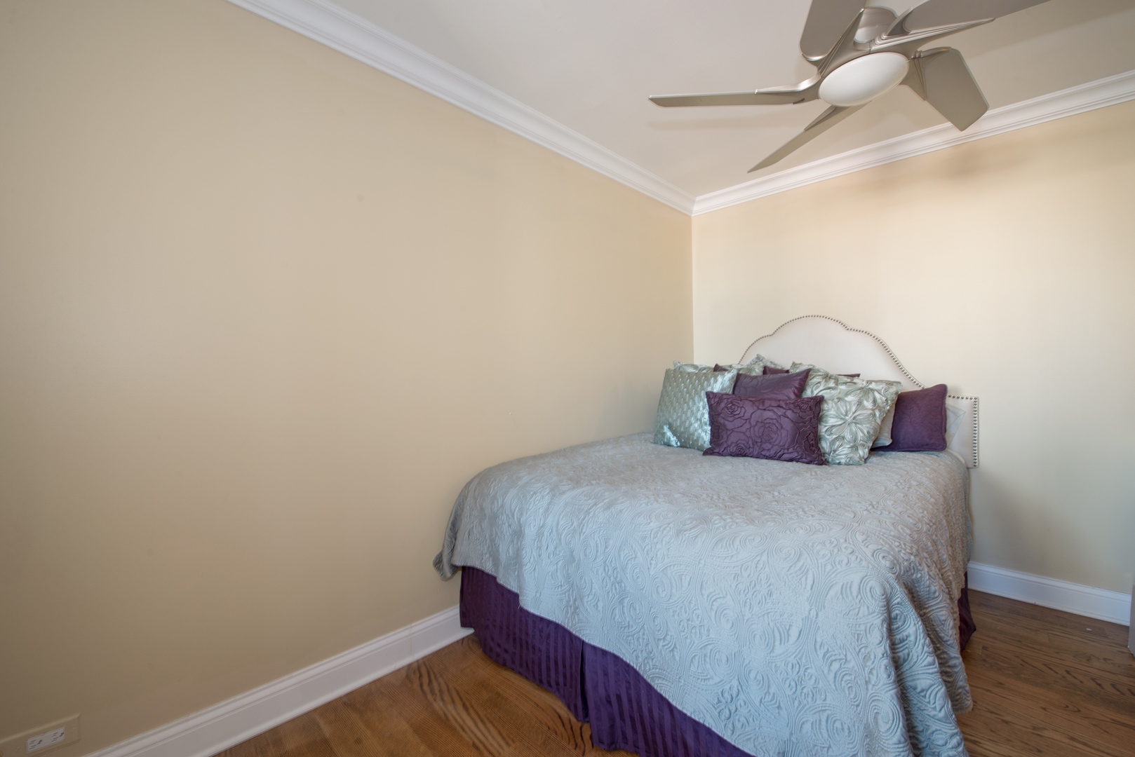 111 E Chestnut Street Unit: 22G