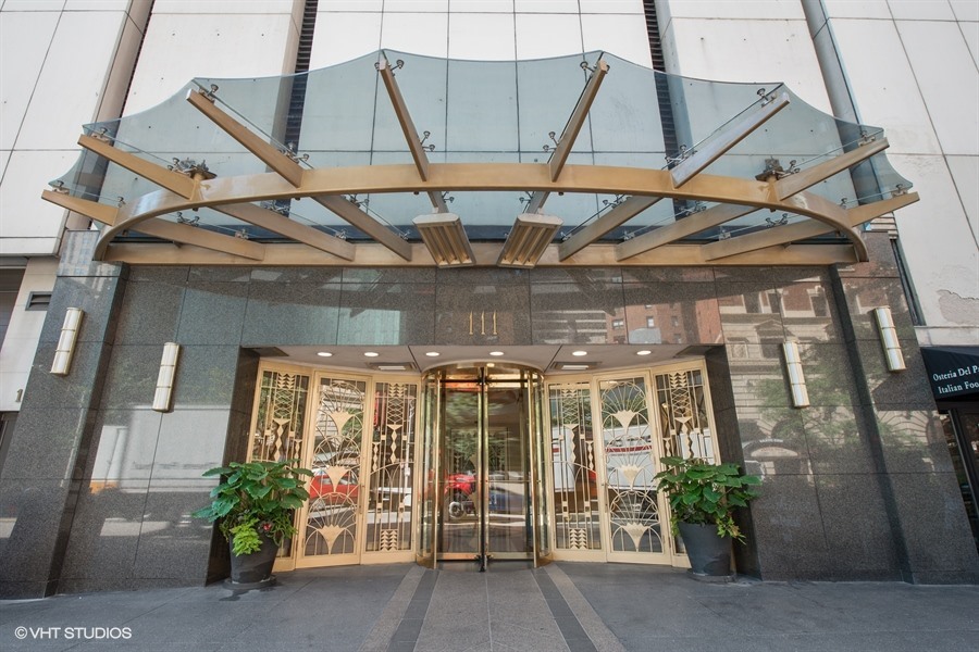 111 E Chestnut Street Unit: 22G