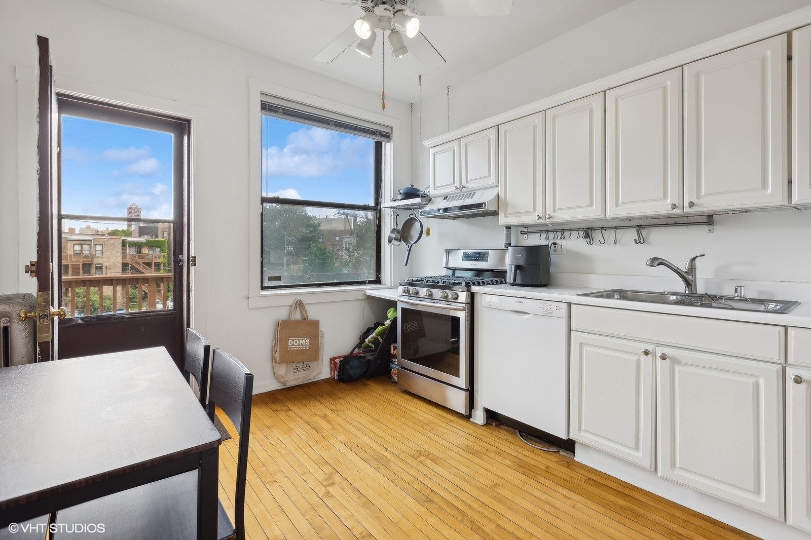 2957 N Halsted Street Unit: 3