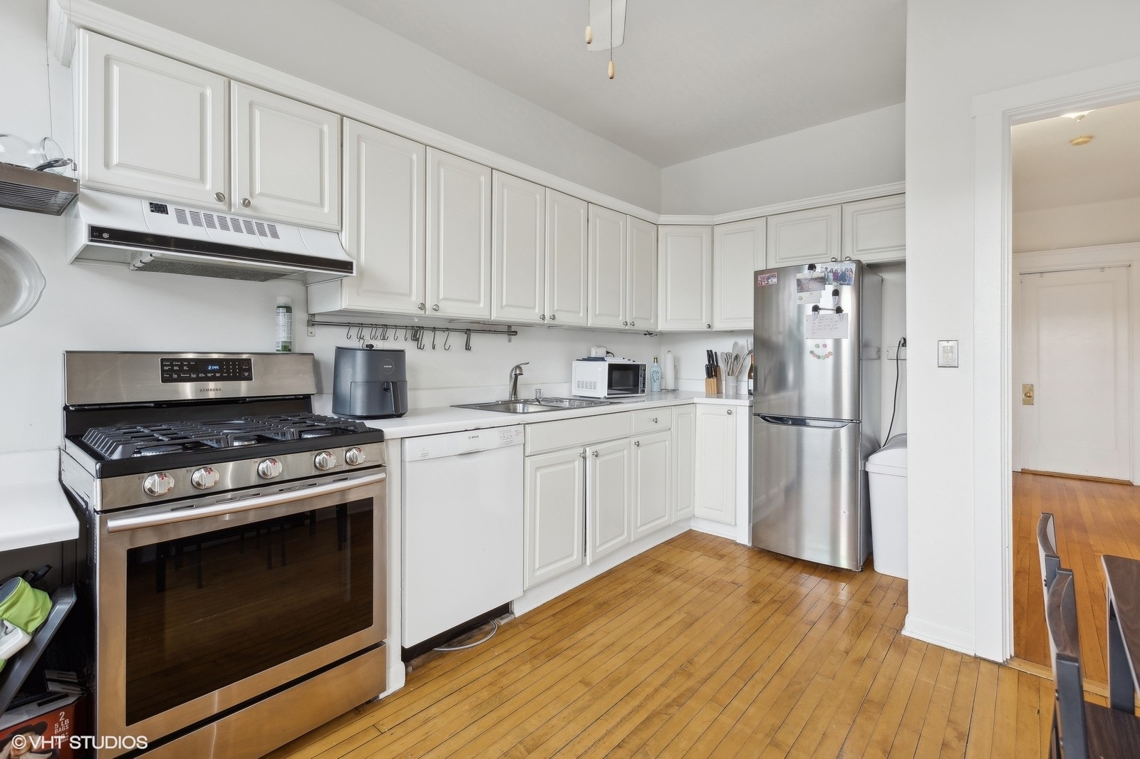 2957 N Halsted Street Unit: 3