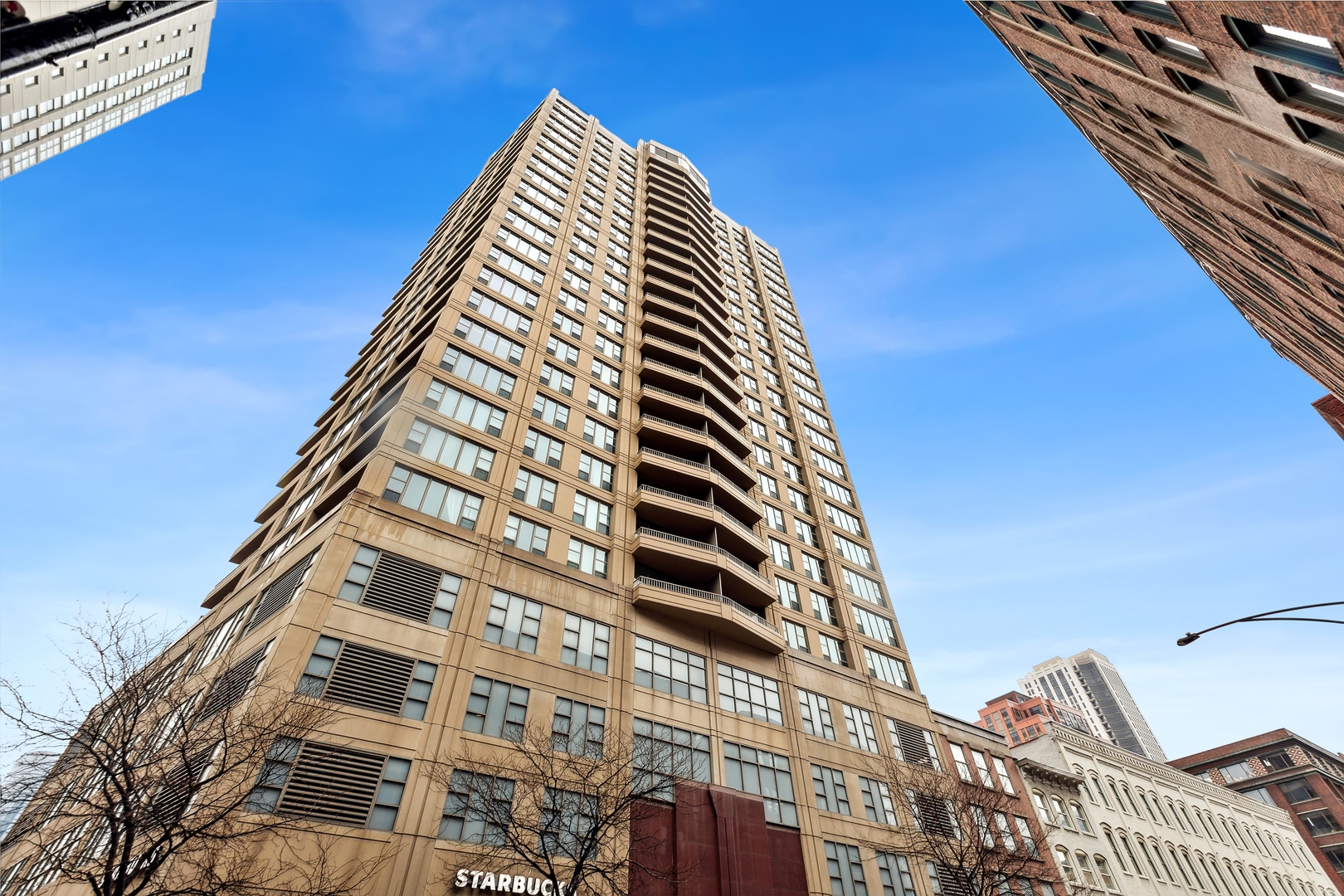 200 N JEFFERSON Street Unit: 2207