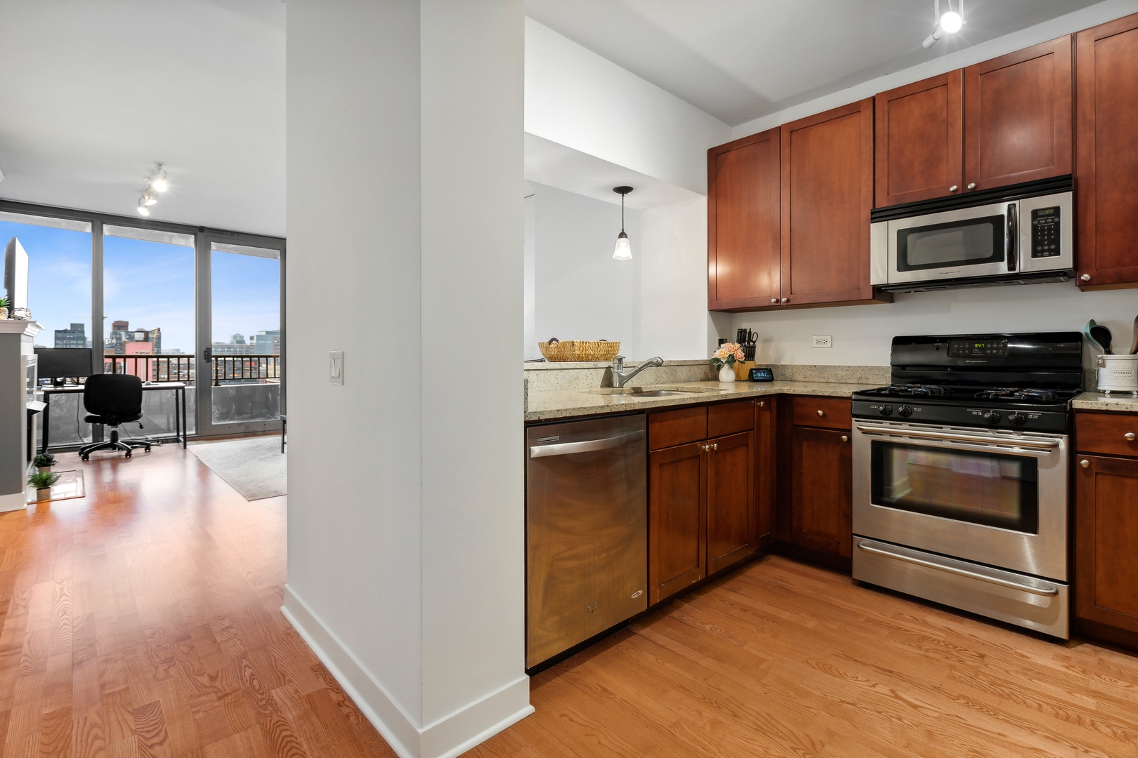 200 N JEFFERSON Street Unit: 2207