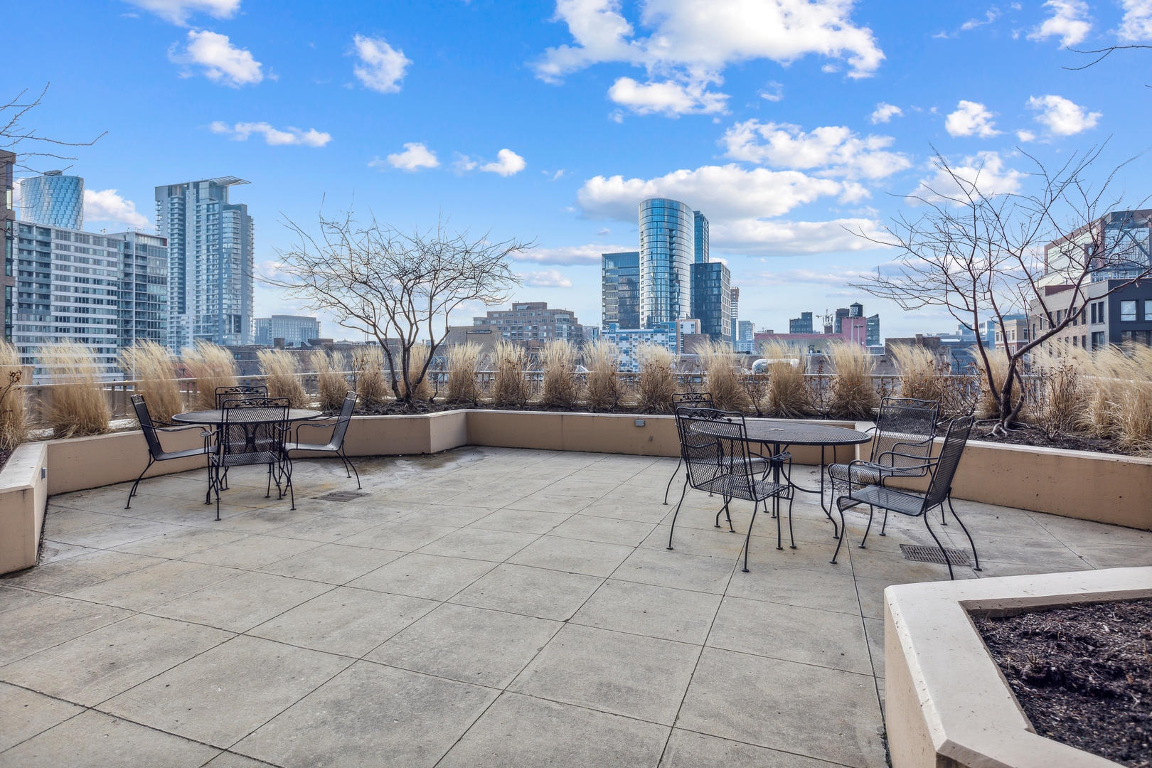 200 N JEFFERSON Street Unit: 2207