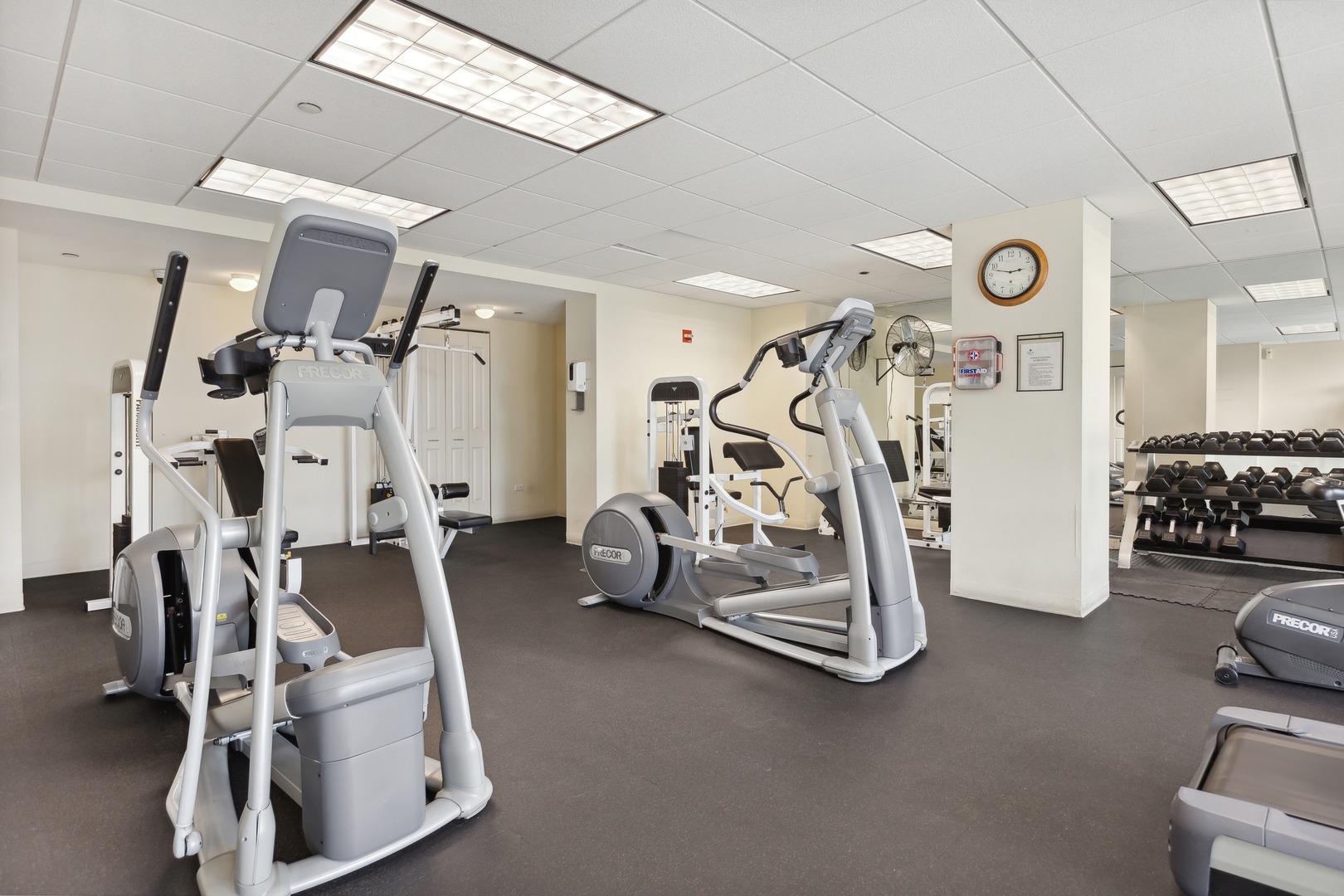 200 N JEFFERSON Street Unit: 2207