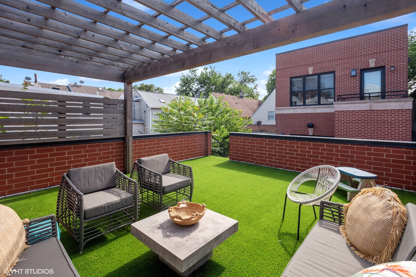 2517 N Marshfield Avenue