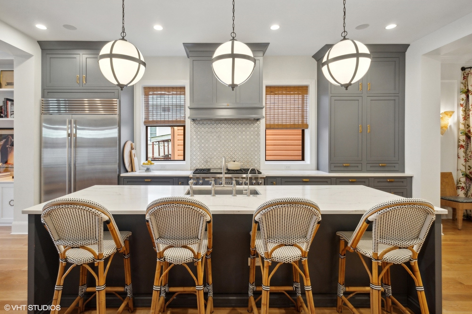 2517 N Marshfield Avenue