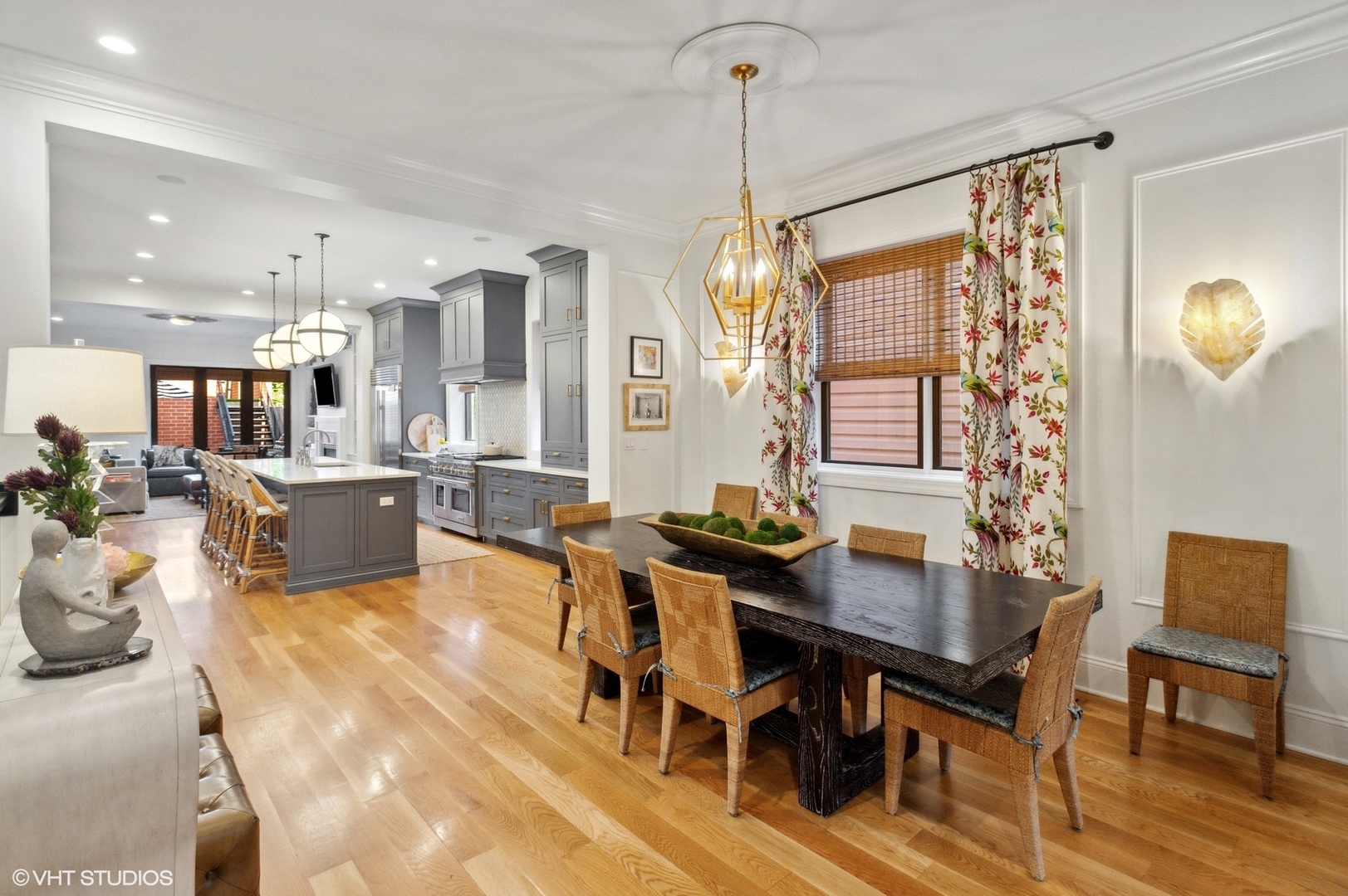 2517 N Marshfield Avenue