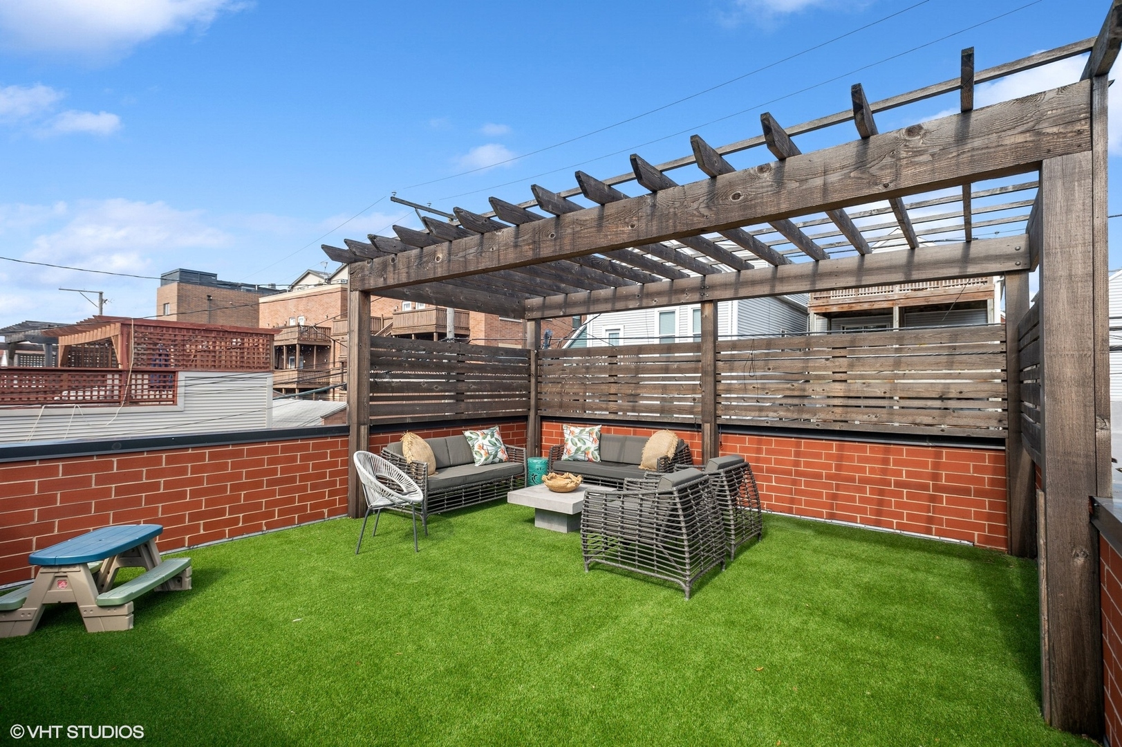 2517 N Marshfield Avenue