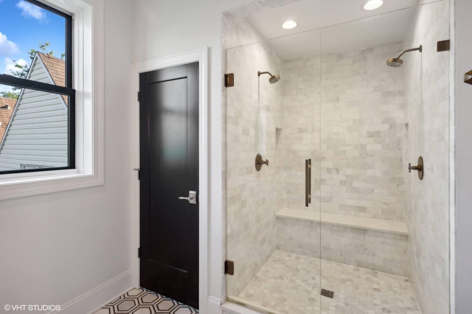 2517 N Marshfield Avenue