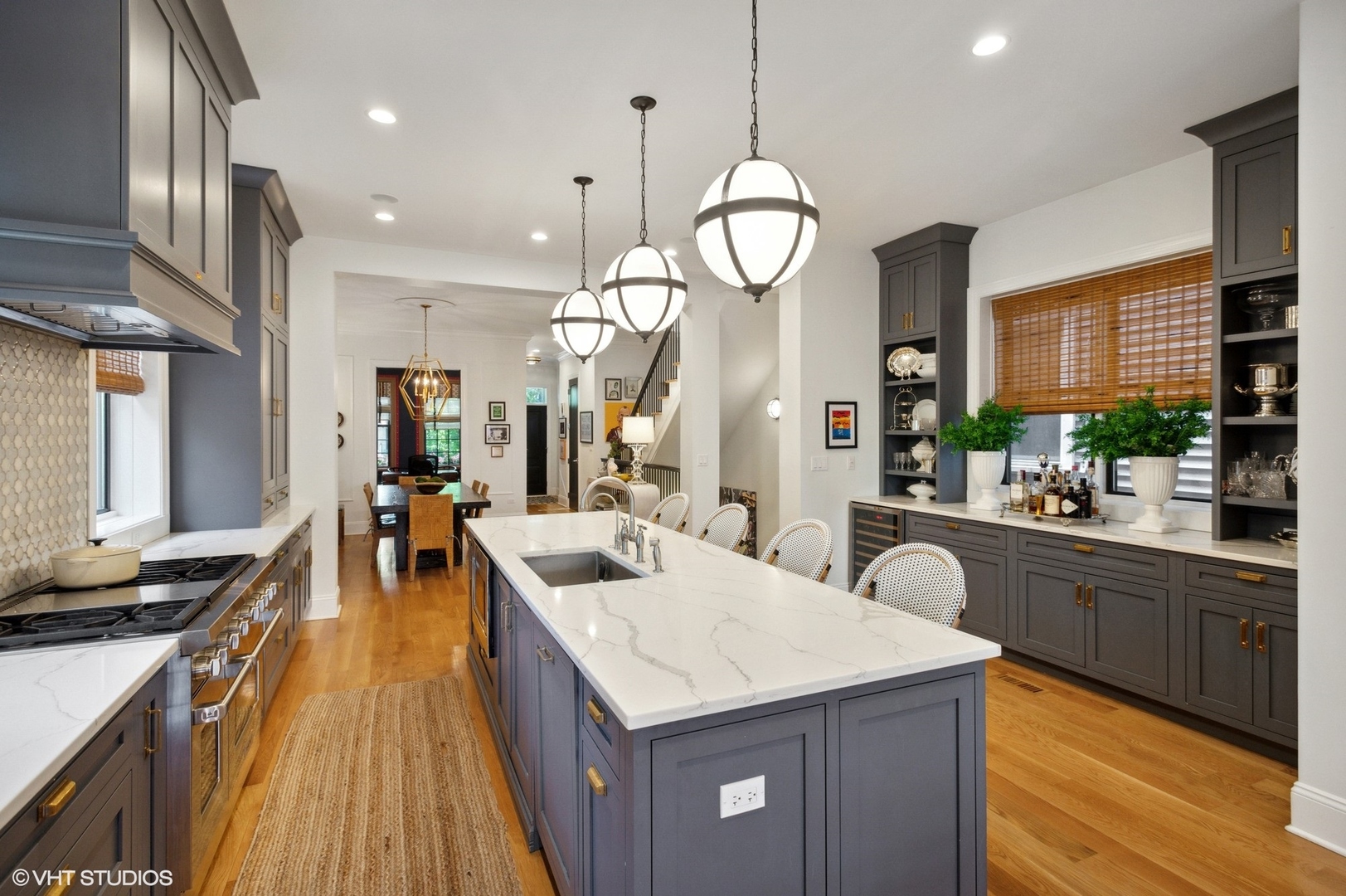 2517 N Marshfield Avenue