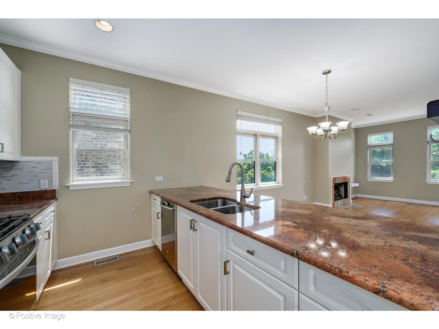 4315 N KENMORE Avenue Unit: 3S