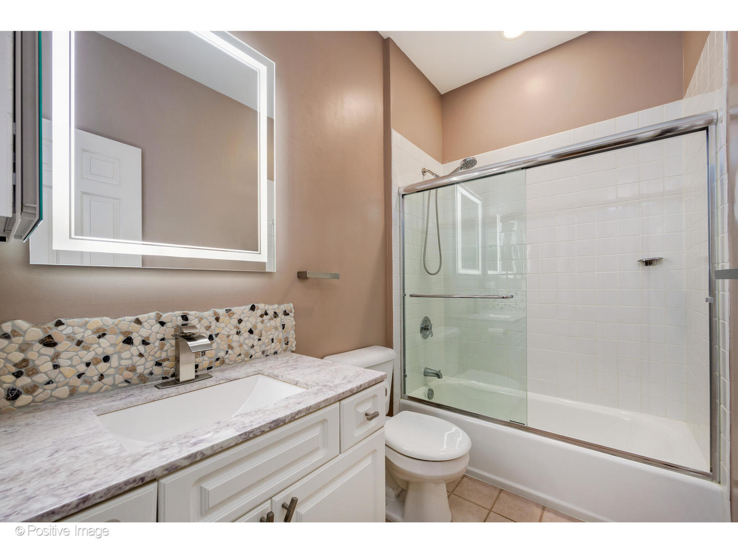 4315 N KENMORE Avenue Unit: 3S