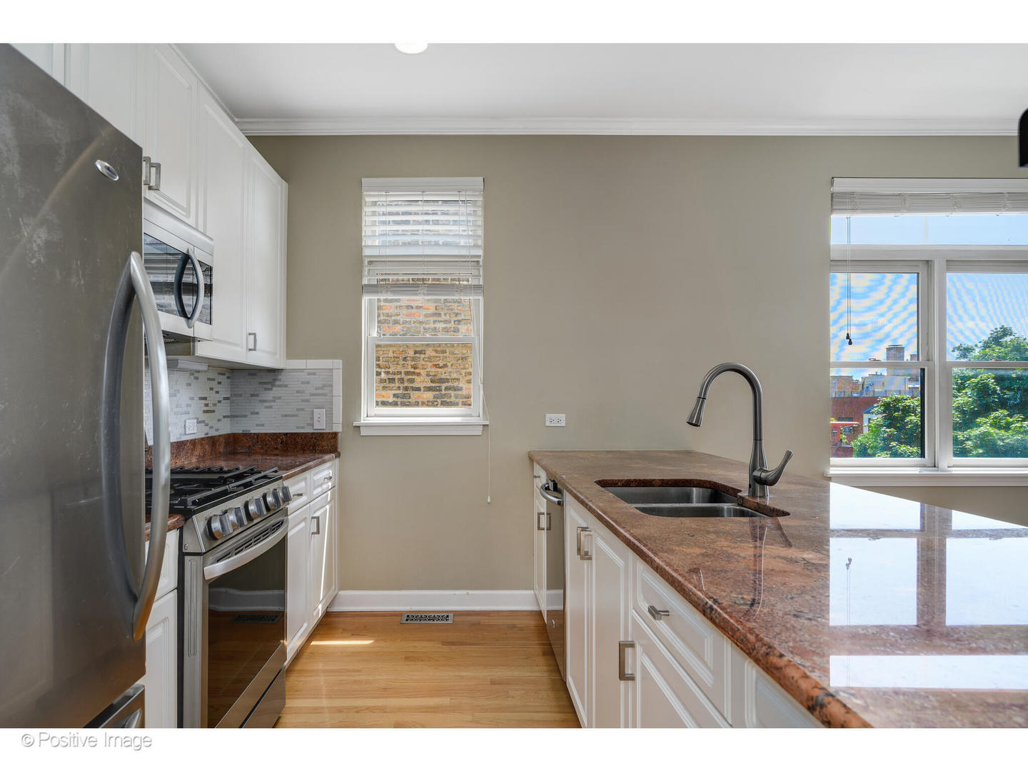 4315 N KENMORE Avenue Unit: 3S