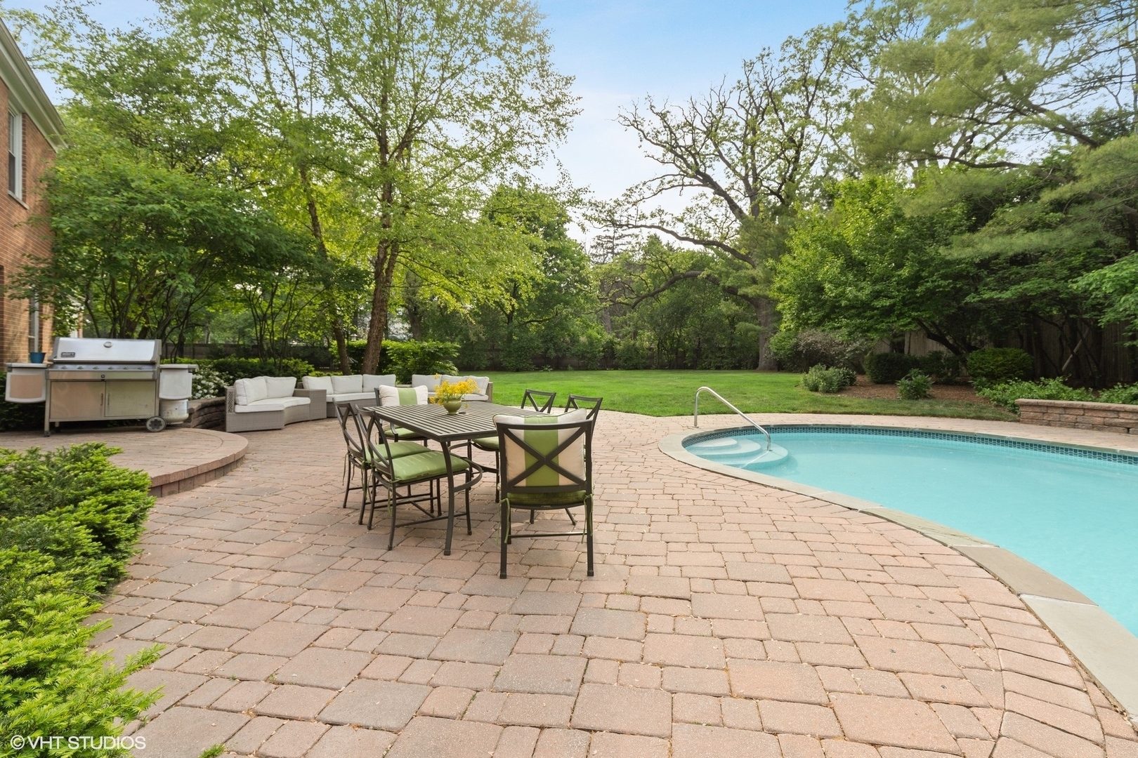 209 N Green Bay Road