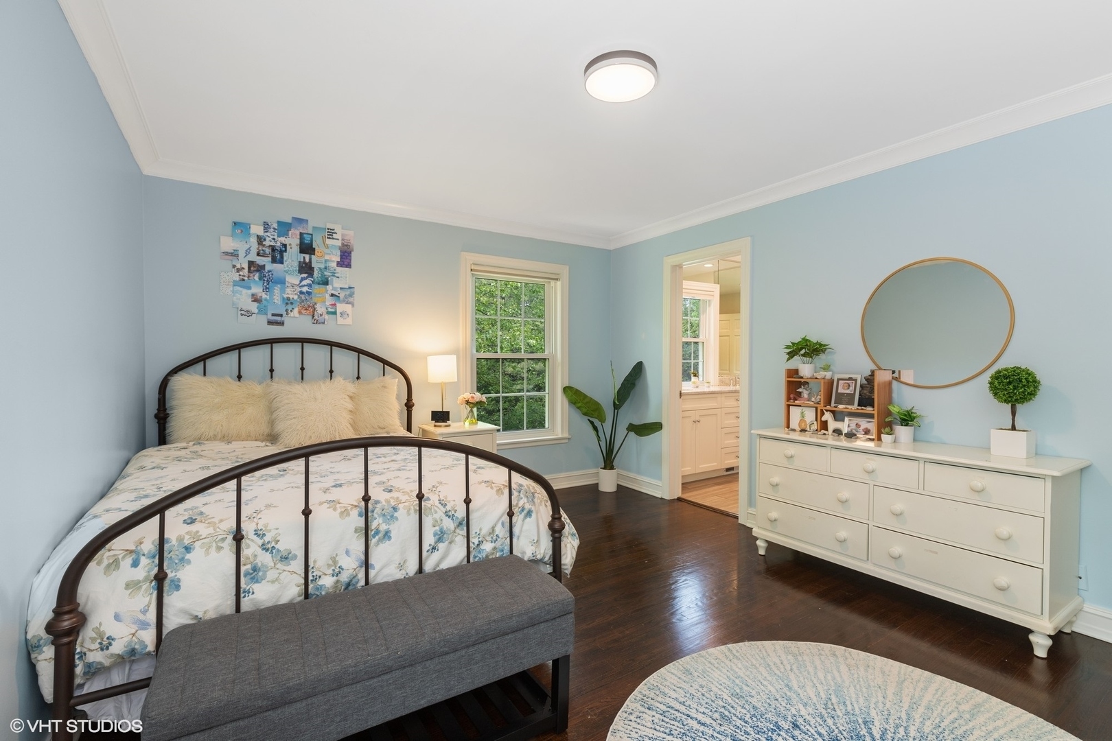 209 N Green Bay Road