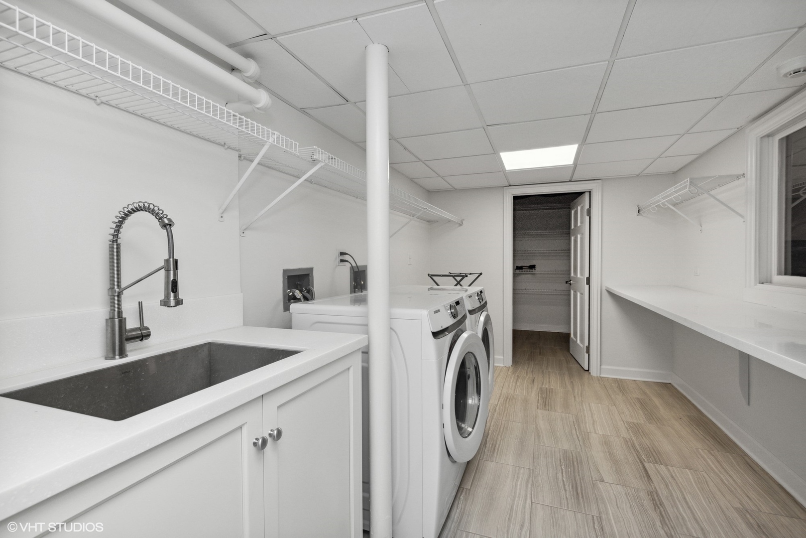 209 N Green Bay Road