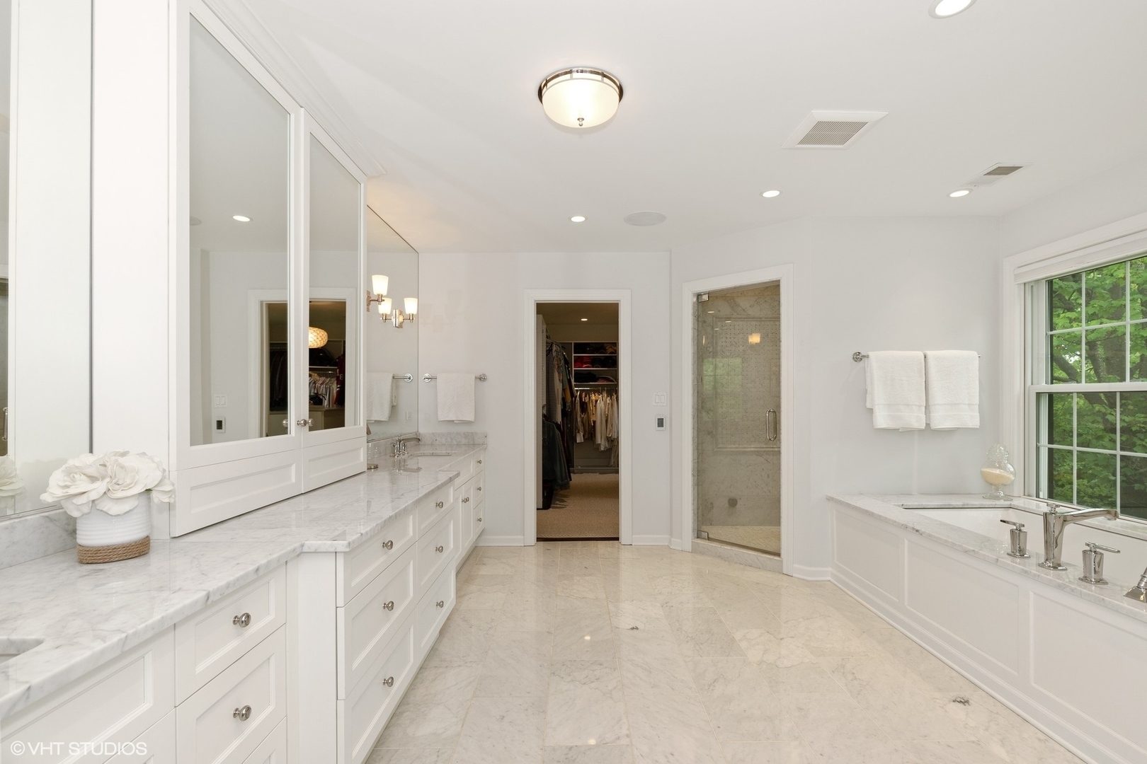 209 N Green Bay Road