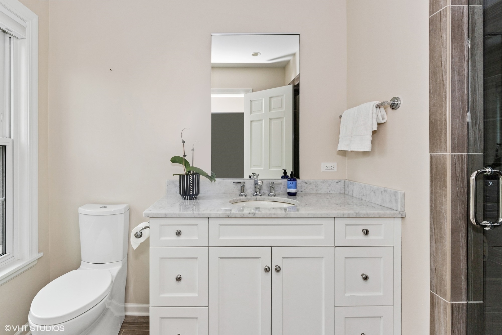 209 N Green Bay Road