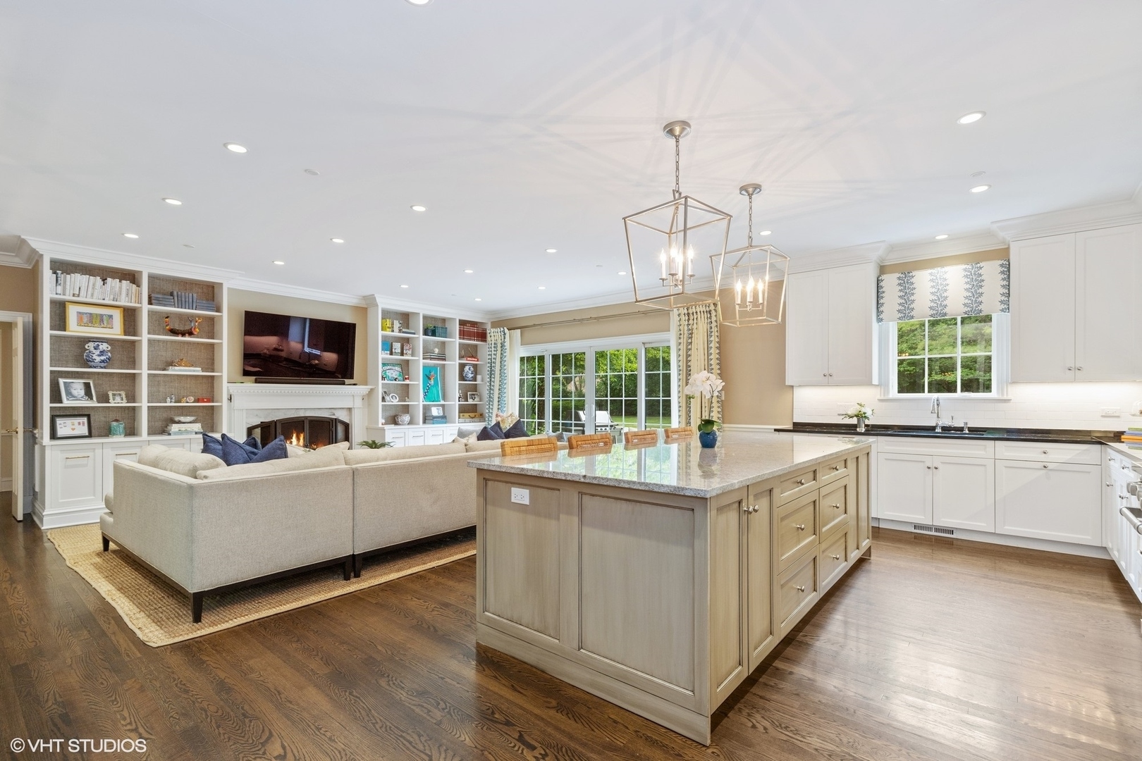 209 N Green Bay Road