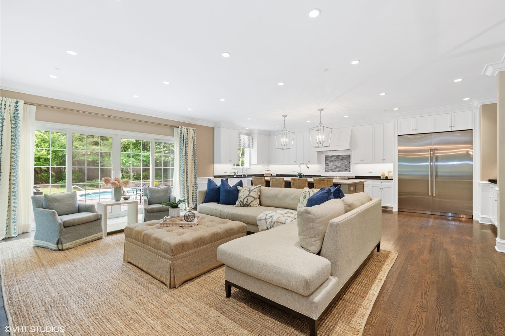 209 N Green Bay Road