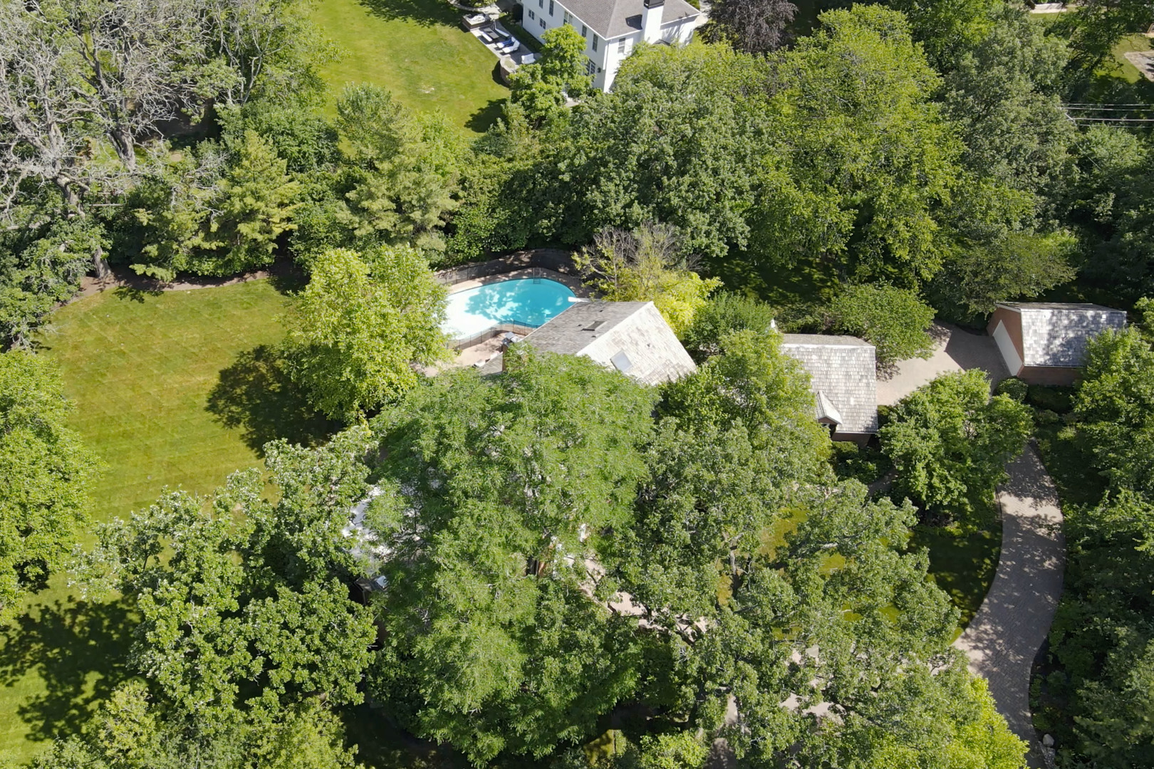 209 N Green Bay Road