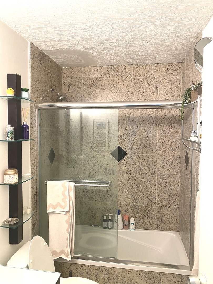 1400 N State Parkway Unit: 3E