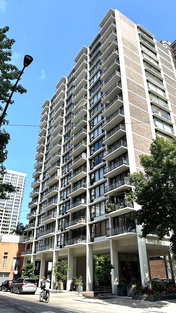 1400 N State Parkway Unit: 3E