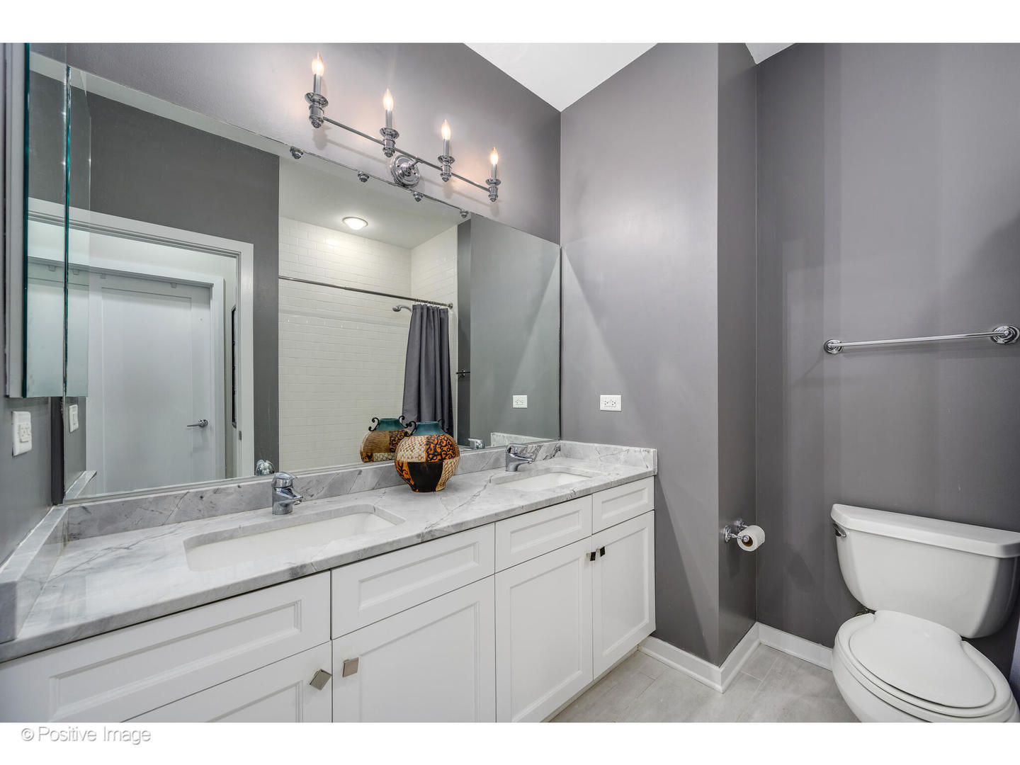 2848 N Paulina Street