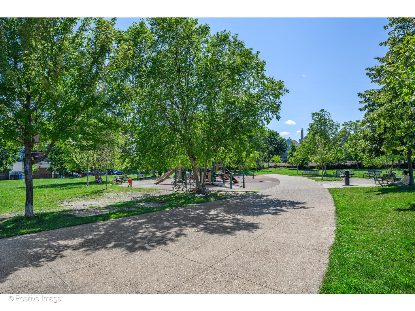 2848 N Paulina Street