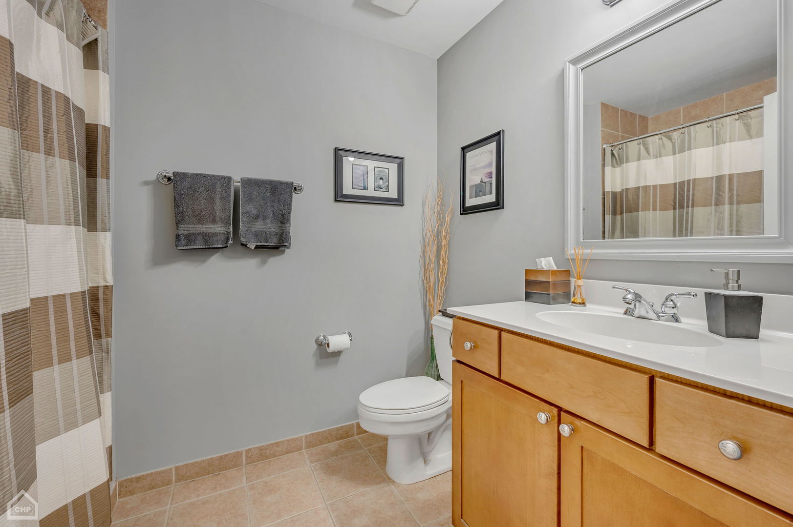 758 N Larrabee Street Unit: 716