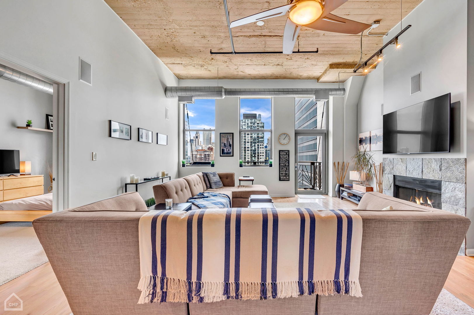 758 N Larrabee Street Unit: 716