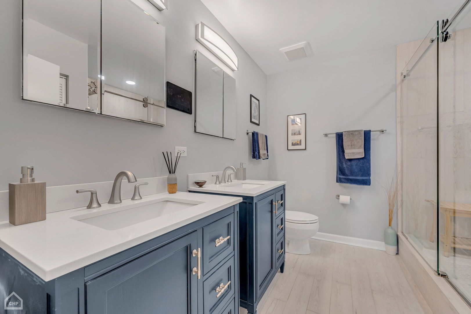 758 N Larrabee Street Unit: 716