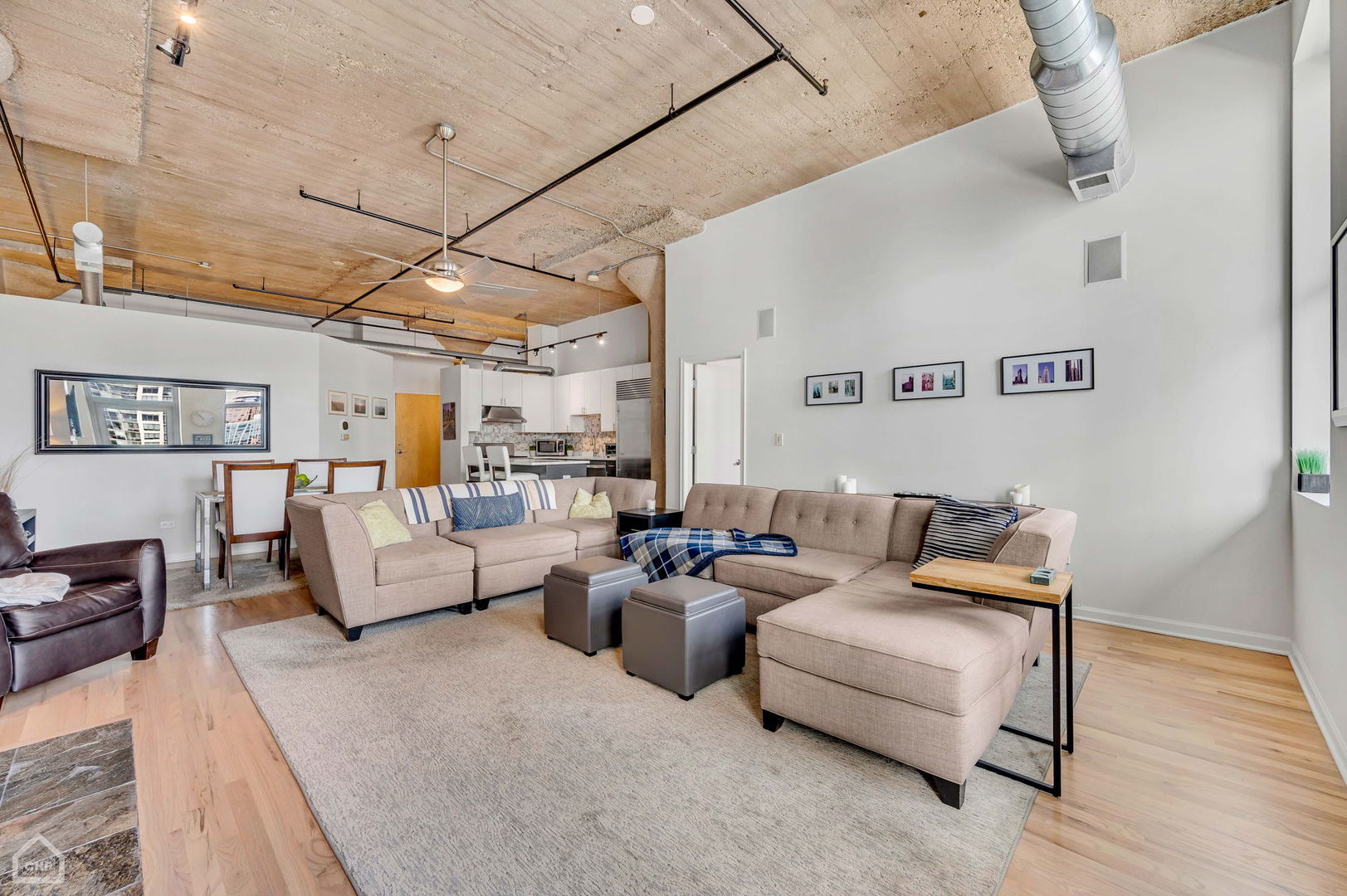 758 N Larrabee Street Unit: 716