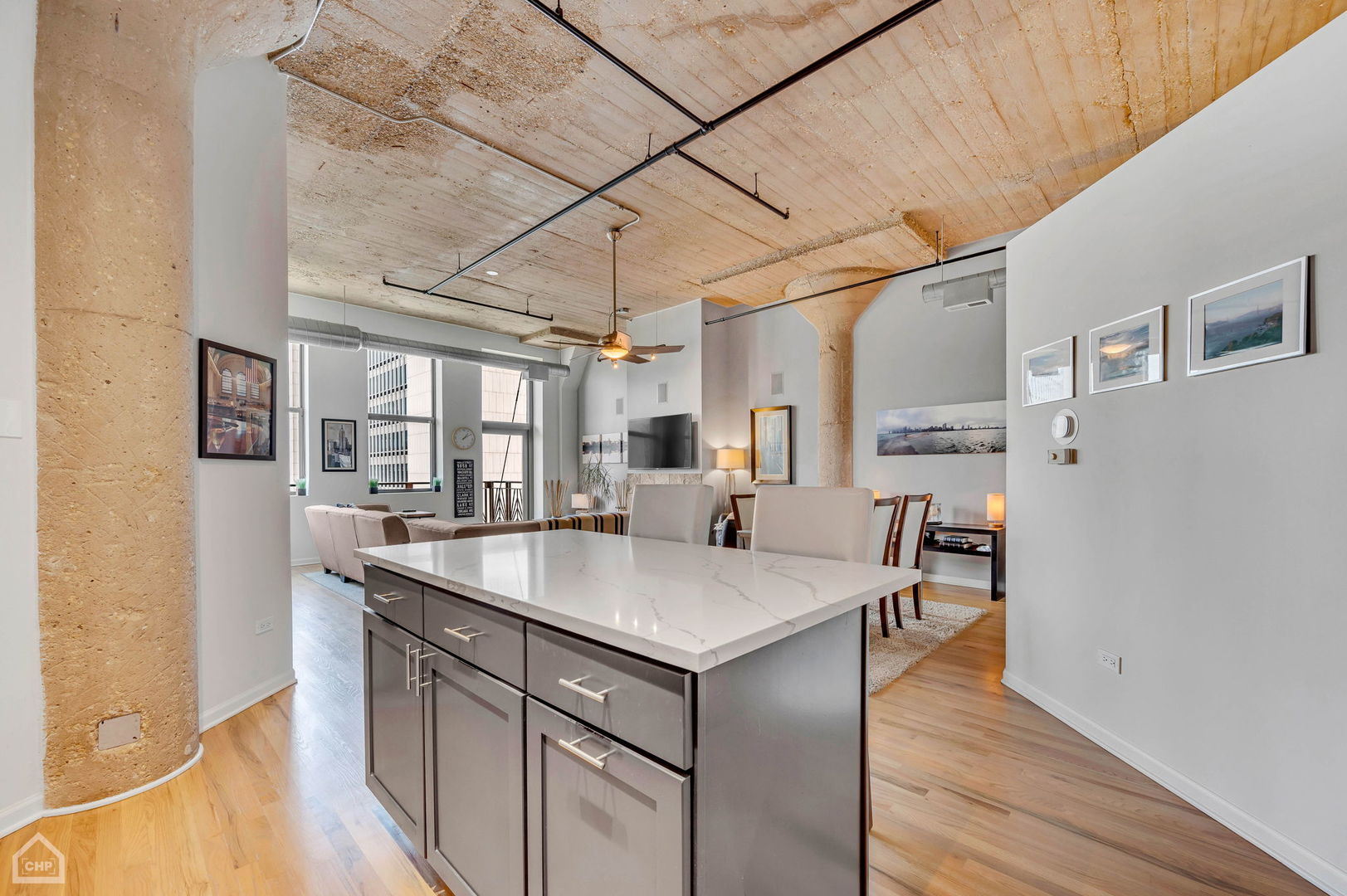 758 N Larrabee Street Unit: 716