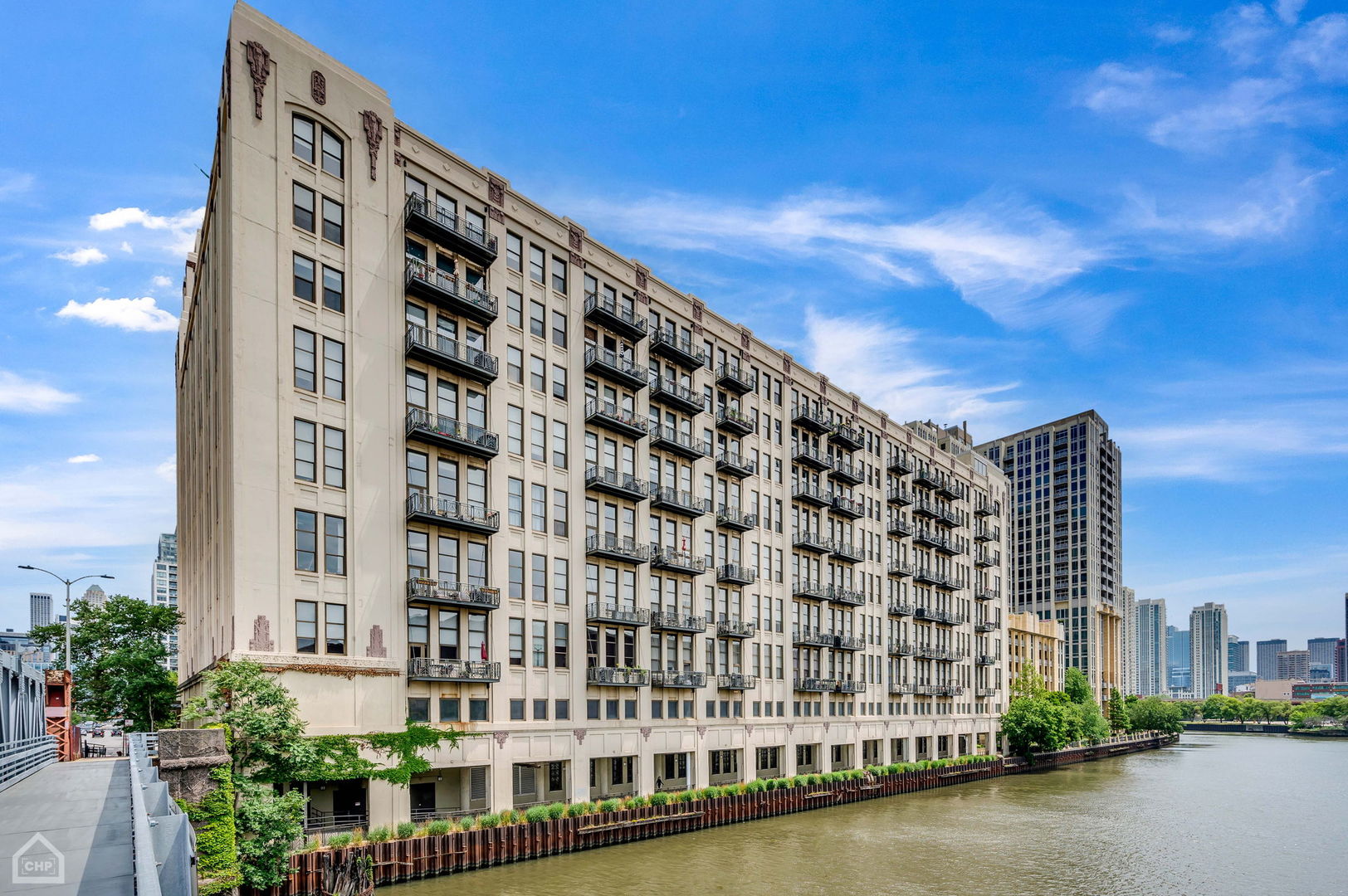 758 N Larrabee Street Unit: 716