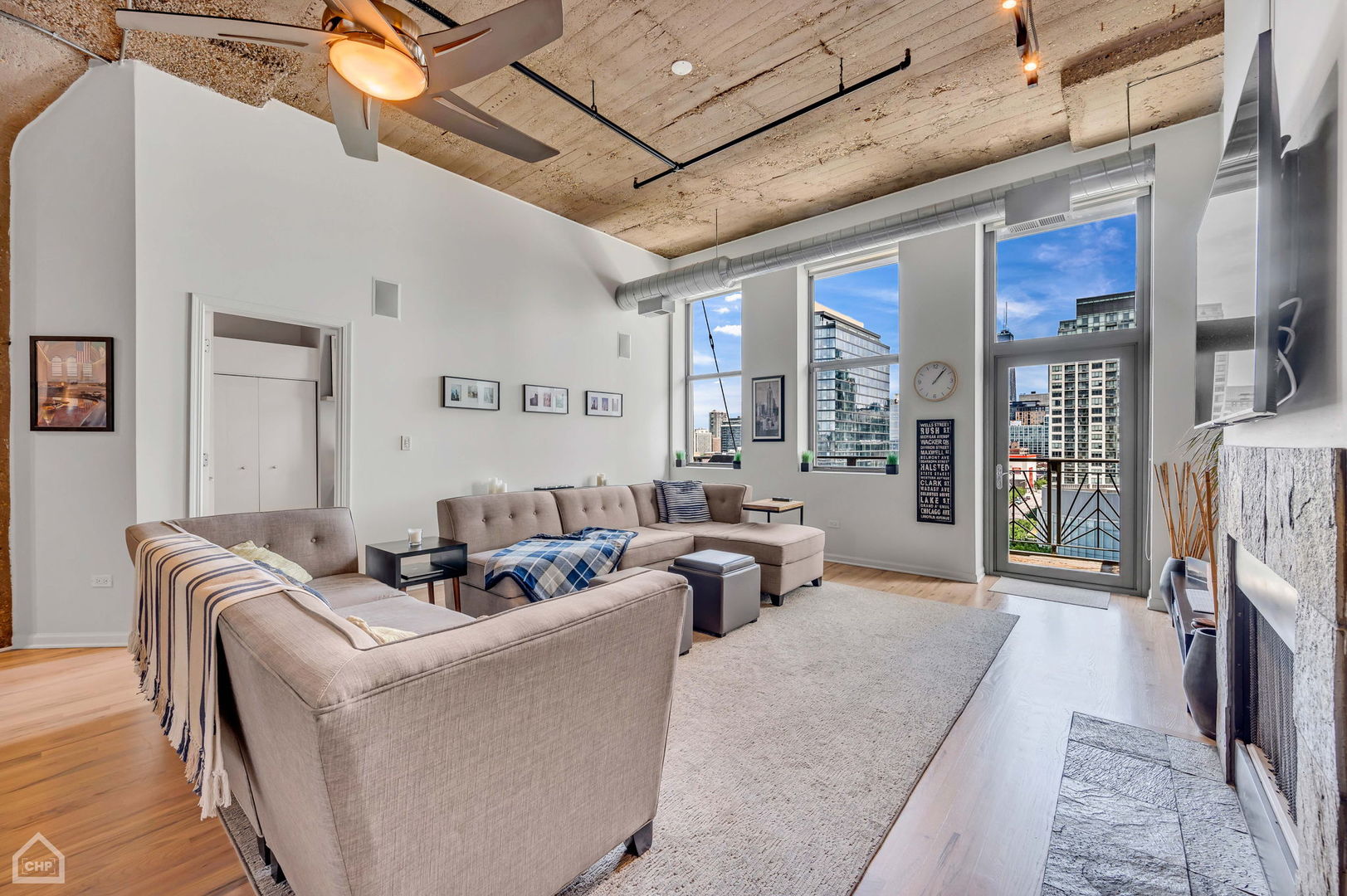 758 N Larrabee Street Unit: 716