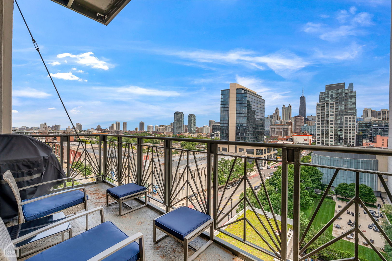 758 N Larrabee Street Unit: 716