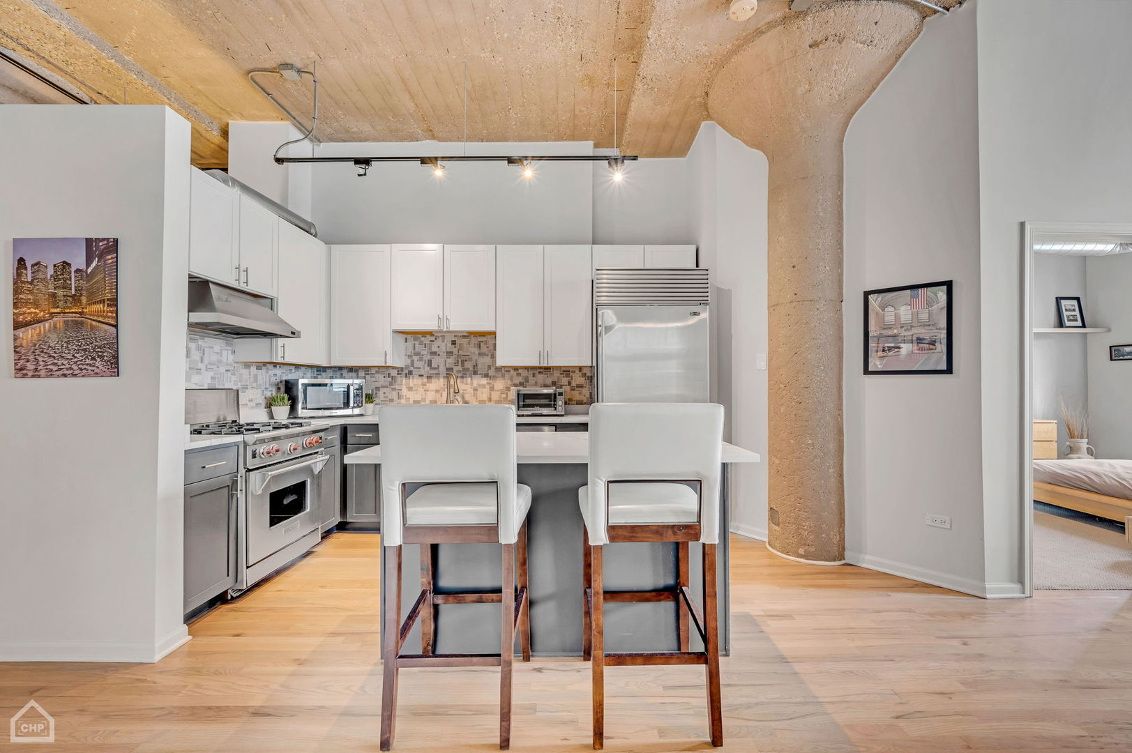 758 N Larrabee Street Unit: 716