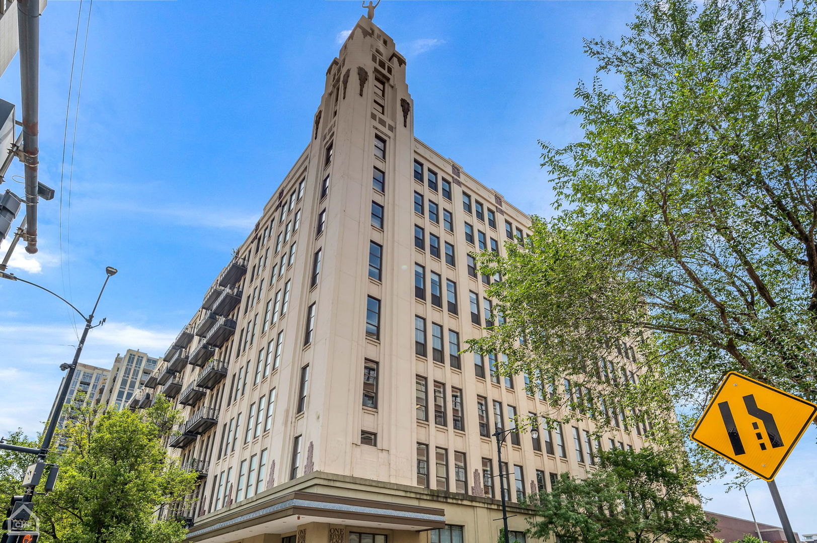 758 N Larrabee Street Unit: 716