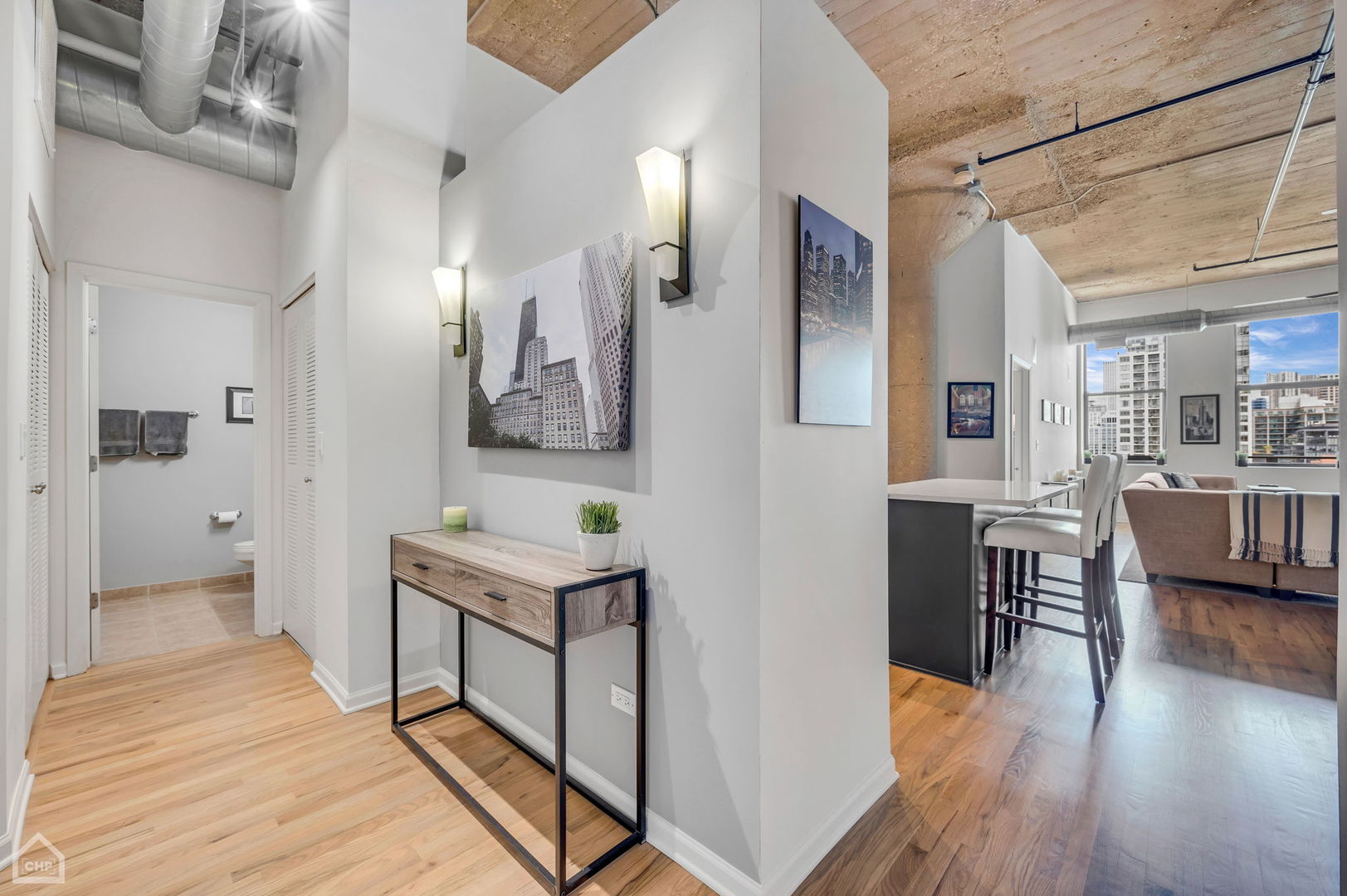 758 N Larrabee Street Unit: 716