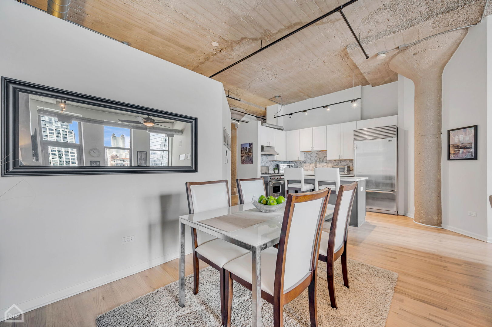 758 N Larrabee Street Unit: 716