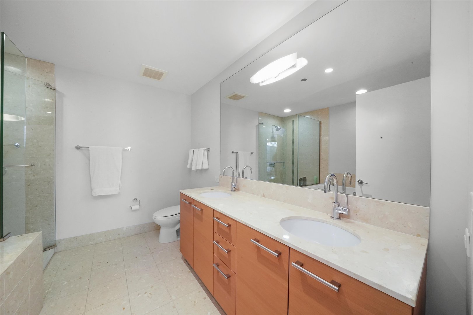 340 E Randolph Street Unit: 2902