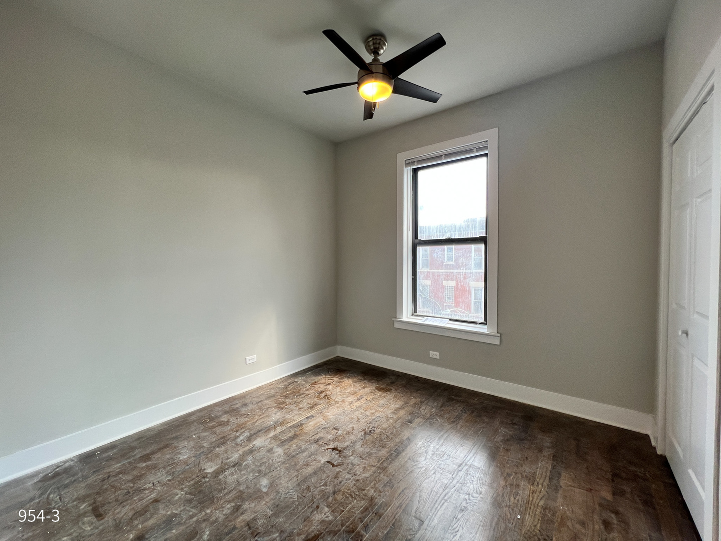 954 N Rockwell Street Unit: 3